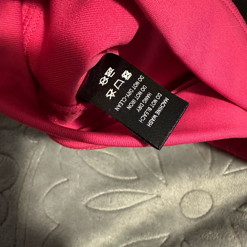 Pop it Large Pink Sports Bra - Picture 3 of 4